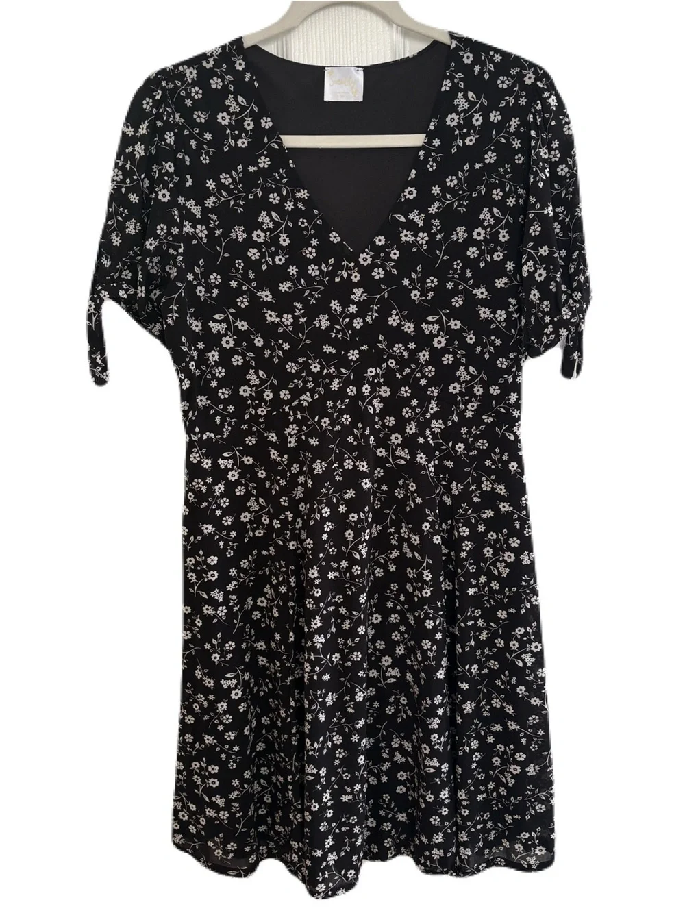 Siren Lily Black Floral V-Neck Midi Dress